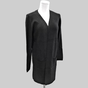 Long sleeve open front cardigan in black color with pockets