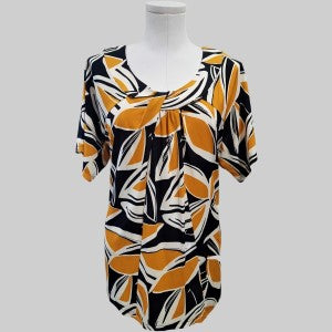 Printed short sleeve top with pleated neckline