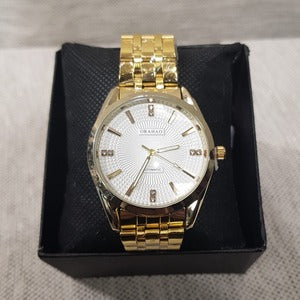 Gold strap wristwatch for men