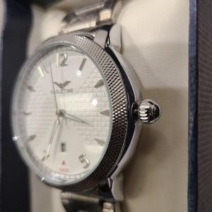 Side view of Wristwatch for men with round dial and silver frame 