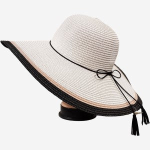 Broad rim floppy summer hat in white