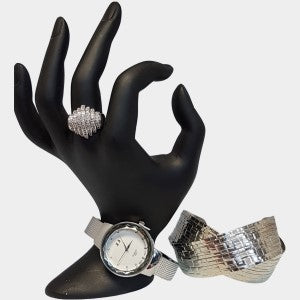 Classic bangle watch in silver frame with white dial