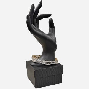 Elegant bangle bracelet with clear stones