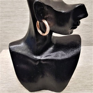 Twist rope design hoop earrings in rose gold with stone