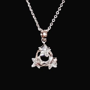 Rose gold necklace with delicate floral setting