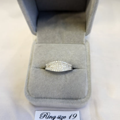 Six row stone set silver colored ring