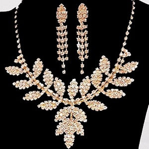 Three piece gold frame jewelry set