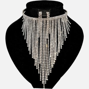 Three piece jewelry set with choker necklace