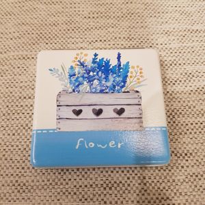 Square pocket mirror with floral design