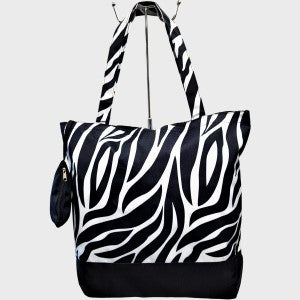 Handbag in black and white zebra print