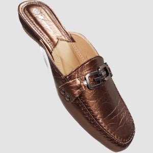 Slip-on flat shoes for women in bronze color