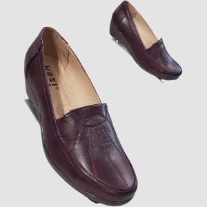 Burgundy color shoes with small platform heel