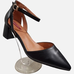 Pointed toe block heels in black color