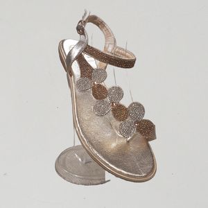 Summer sandal with gold and clear stones