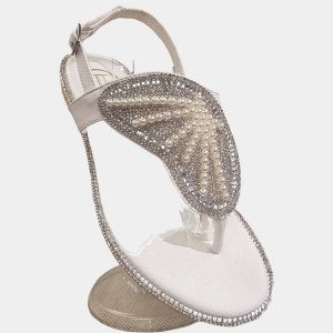 White summer sandals with pearls and clear stones
