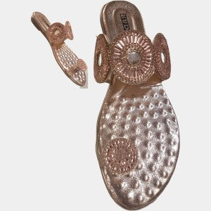 Slip-on summer sandal in rose gold with stones