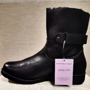 Tag on winter ankle boots with strong sole