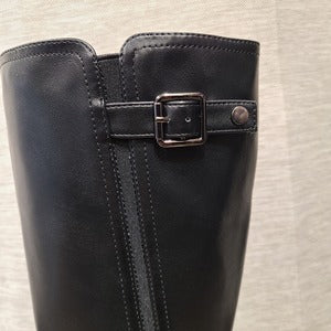 Decorative top buckle on the side of the long shoe