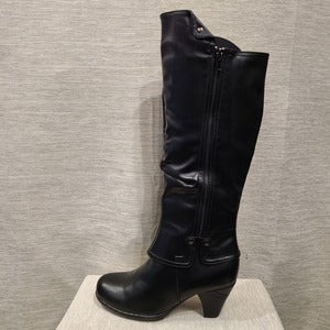 Side view of long fashion foots